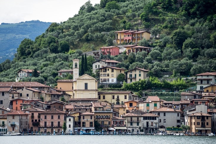 Archisearch - The town of Peschiera Maraglio on the island of Monte Isola, Photo: Wolfgang Volz