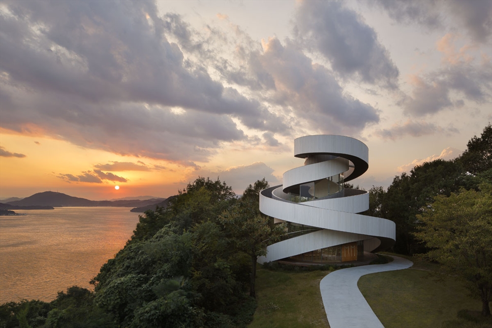 Archisearch - THE AMAZING GRACE OF RIBBON CHAPEL (+VIDEO)