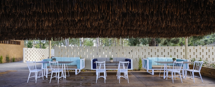 Archisearch RIVIERA BAR IN CHALKIDIKI FEATURES A NEW MODERN / SKARLAKIDIS ARCHITECTURE STUDIO + G. BARTZIOUMAS