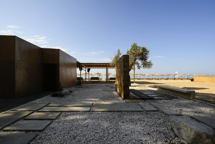 Archisearch RIVIERA BAR IN CHALKIDIKI FEATURES A NEW MODERN / SKARLAKIDIS ARCHITECTURE STUDIO + G. BARTZIOUMAS