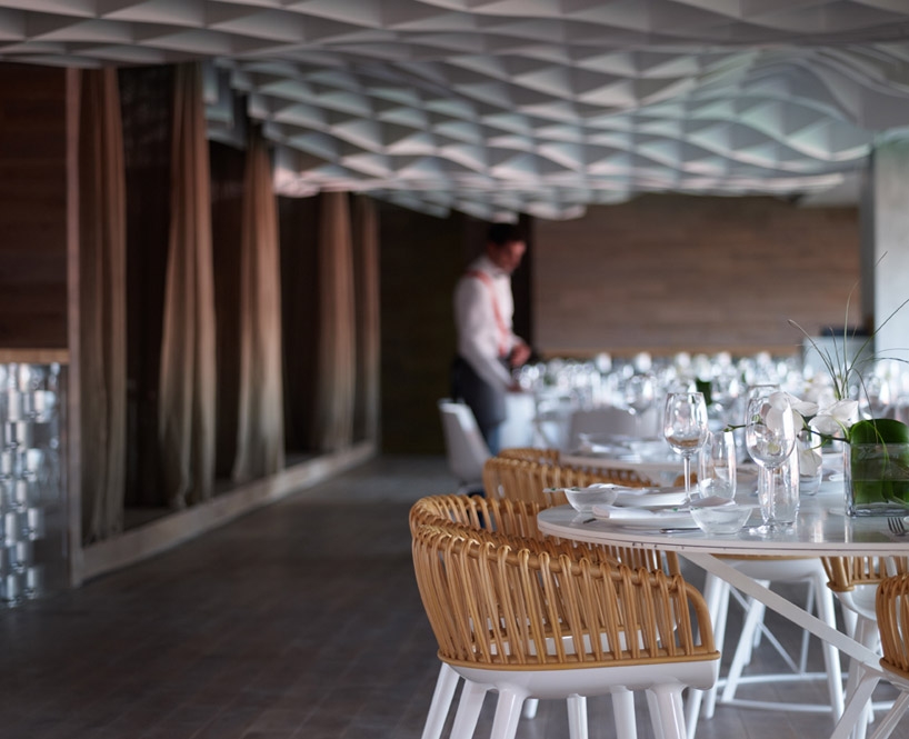 Archisearch V'AMMOS RESTAURANT / KARAISKAKIS STADIUM / LM ARCHITECTS