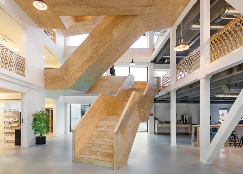 Archisearch DE BURGEMEESTER HOOFDDORP STAIRCASE BY STUDIONINEDOTS