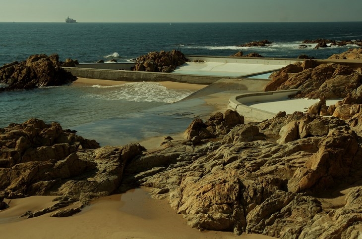 Archisearch LEÇA SWIMMING POOLS, 1966 + VIDEO / ALVARO SIZA VIEIRA
