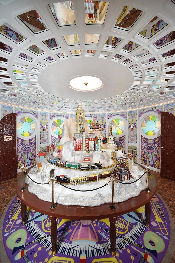 Archisearch - STUDIO JOB WUNDERKAMMER / AN INSTALLATION AT THE SWAROVSKI KRISTALLWELTEN WATTENS  