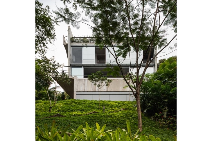 Archisearch - A Summer House in the Thriving Brazilian Nature by SPBR Arquitetos