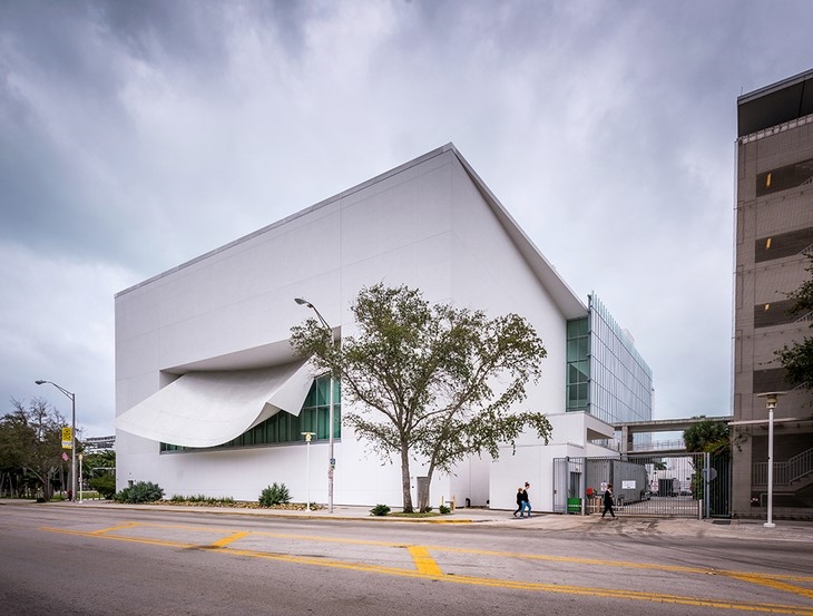 Archisearch PYGMALION KARATZAS PHOTOGRAPHED THE NEW WORLD CENTER IN MIAMI BY FRANK GEHRY