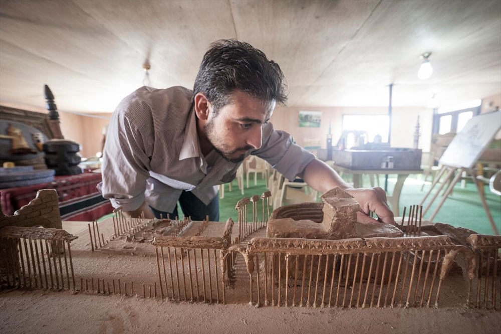 Archisearch - Syrian Blown Up Lamdmarks Restored in Model by Local Artists