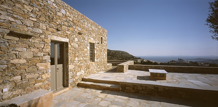 Archisearch CONTEMPORARY & TRADITIONAL: HOUSE IN SYROS / MYRTO MILIOU ARCHITECTS