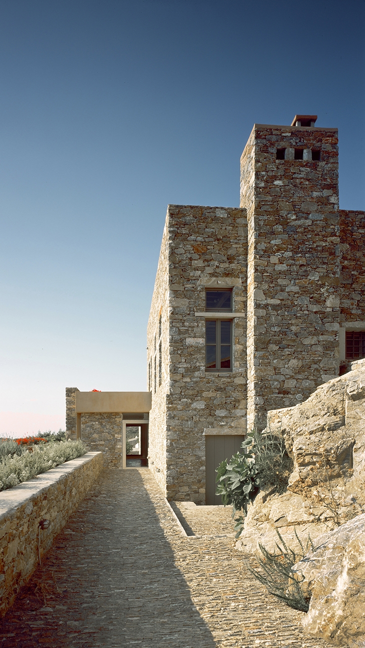 Archisearch - House in Syros / Myrto Miliou Architects / Photography by Erieta Attali