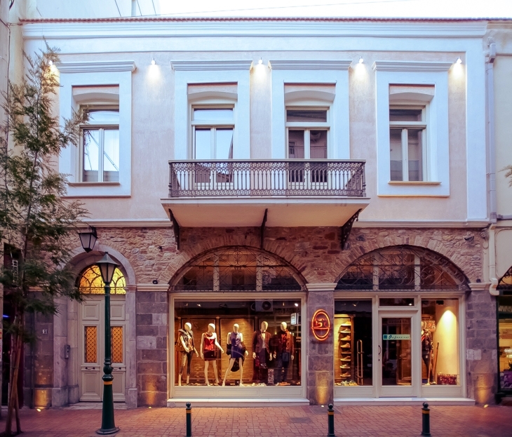 Archisearch LEFTERIS MARTAKIS TRANSFORMS A NEOCLASSICAL BUILDING IN CHIOS INTO A CLOTHING STORE