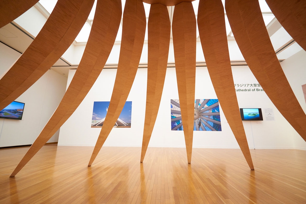 Archisearch - OSCAR NIEMEYER: THE MAN WHO BUILT BRASILIA / MUSEUM OF CONTEMPORARY ART TOKYO / EXHIBITION DESIGN BY SANAA