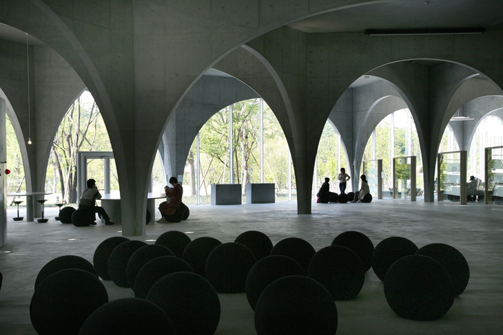 Archisearch - Tama Art University Library (Hachiōji campus), 2004—2007, Hachioji-shi, Tokyo, Japan Photo by Tomio Ohashi