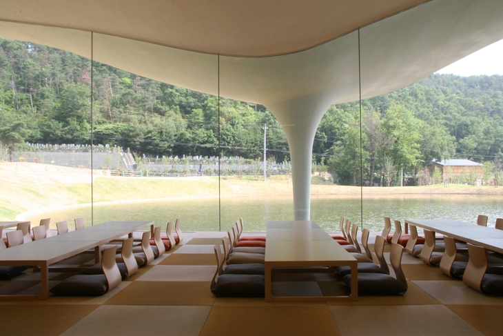 Archisearch - Meiso no Mori Municipal Funeral Hall, 2004—2006, Kakamigahara-shi, Gifu, Japan 