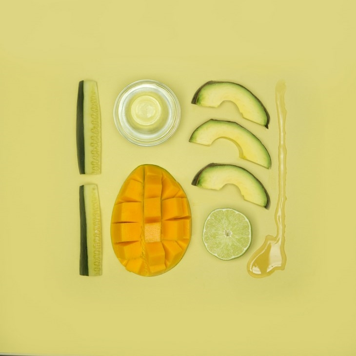 Archisearch - INGREDIENTS: 1/3 avocado, 1/3 mango, 1/3 cucumber, Juice from ½ lime, ½ cup coconut water, 1 tsp honey / INSTRUCTIONS: Ultra fresh summer flavor. Mix and enjoy. 