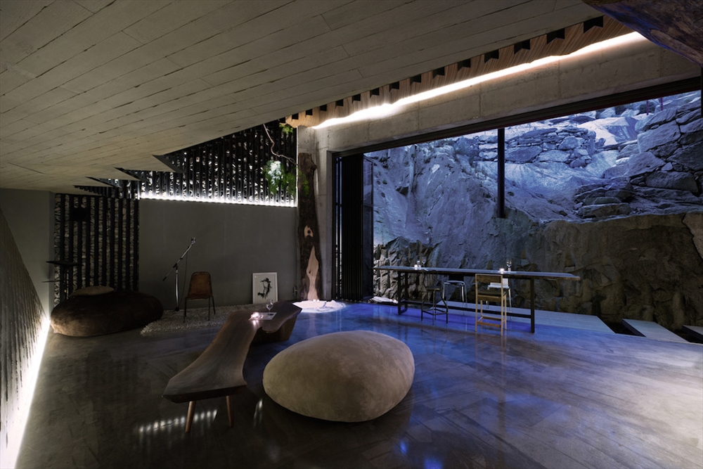 Archisearch - A Lounge Bar in South Korea Embraces the Natural Elements / TUNEplanning