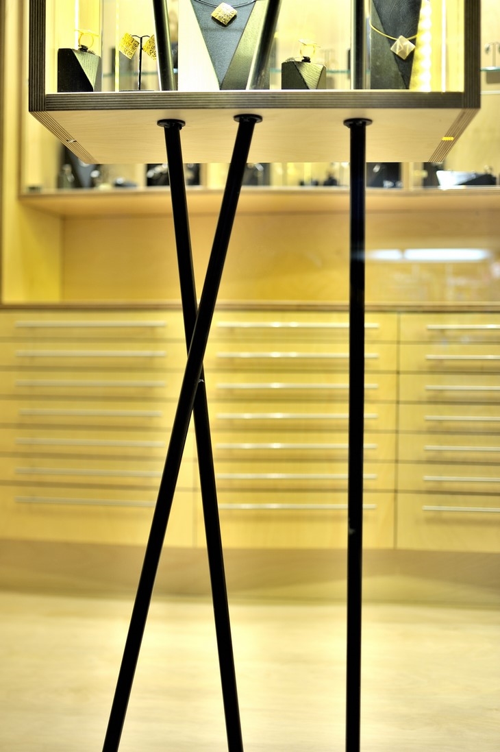 Archisearch - Designing in 5,74 m2 - Jewellery Shop in Ioannina / Vicky Poriki / photo by Costas Vassis 