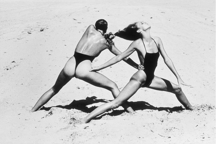 Archisearch - Helmut Newton, Beach exercise