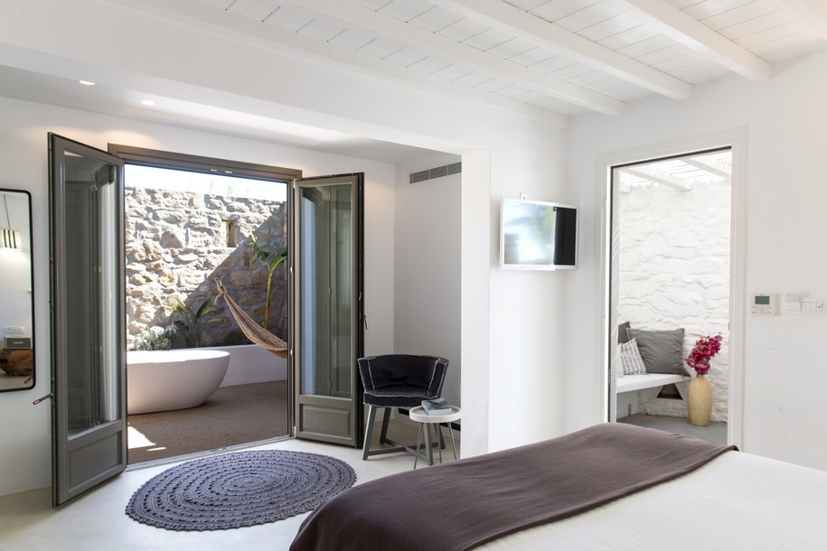 Archisearch Stella Andronikou renovated Ostraco Suites in Mykonos