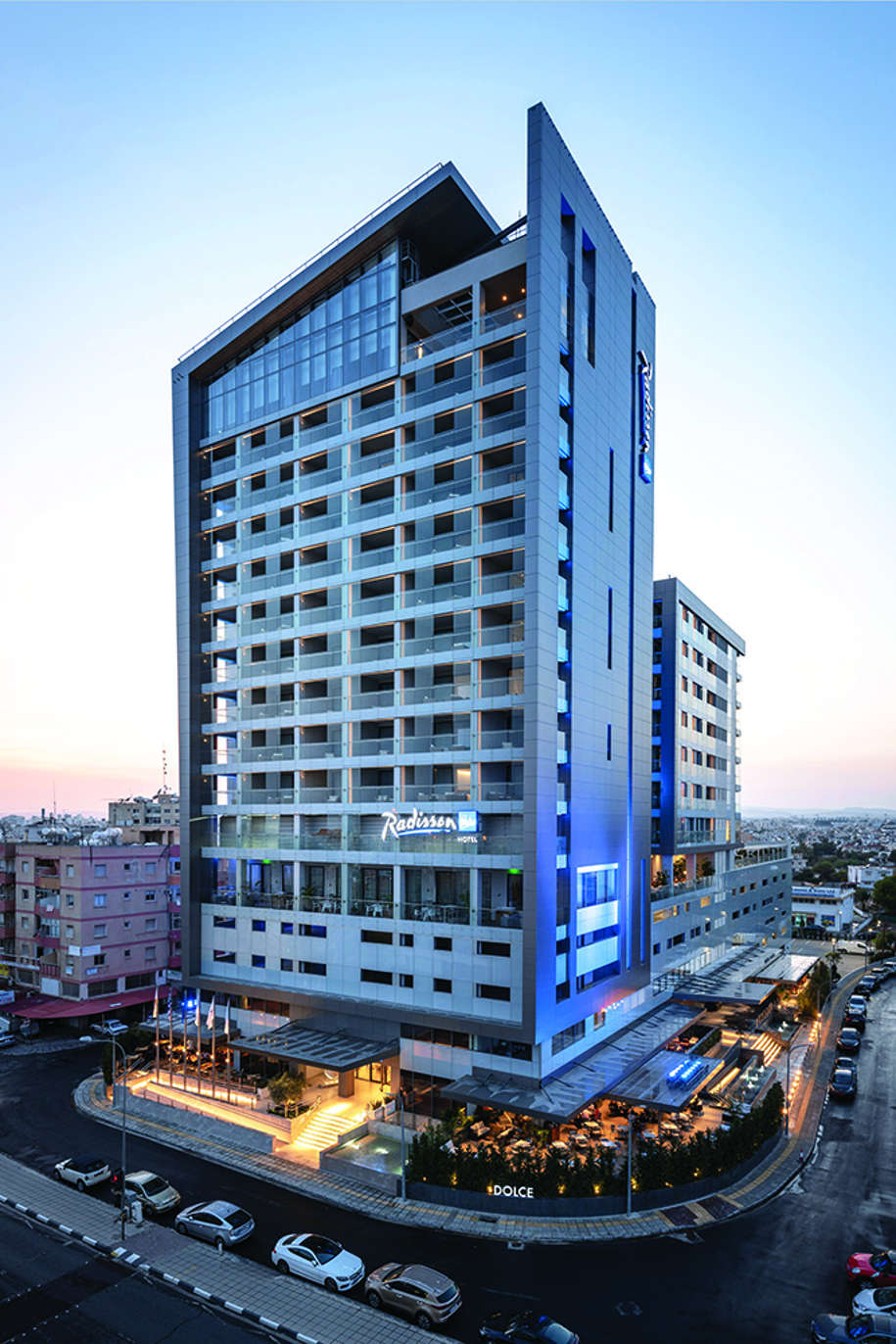 Archisearch Το Steel Blue Gray της Anodic Collection, AkzoNobel στο Radisson Blu Hotel στη Λάρνακα