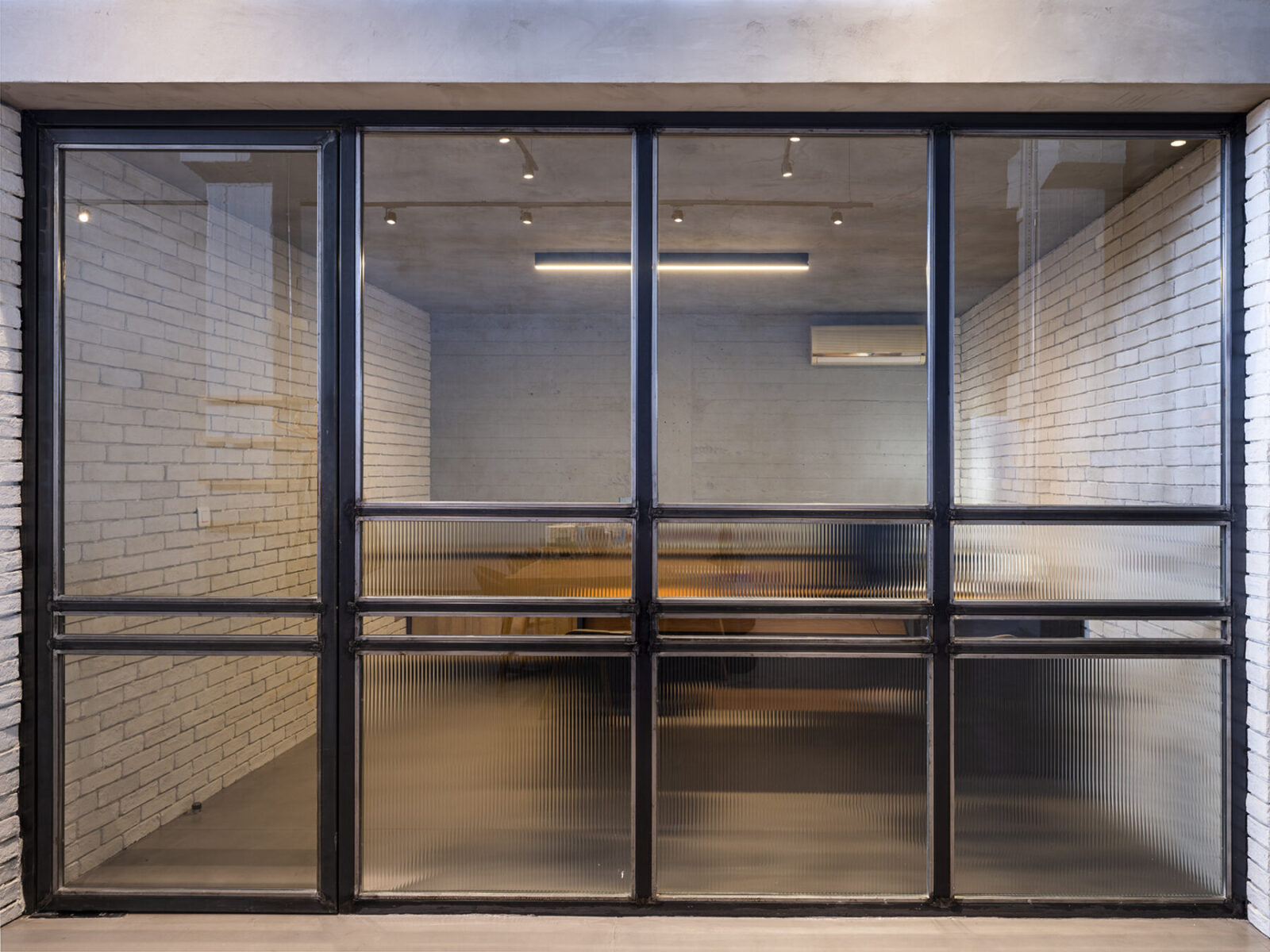 Archisearch NNT Studio created SHOWKITCHEN space in Mandra, Attica