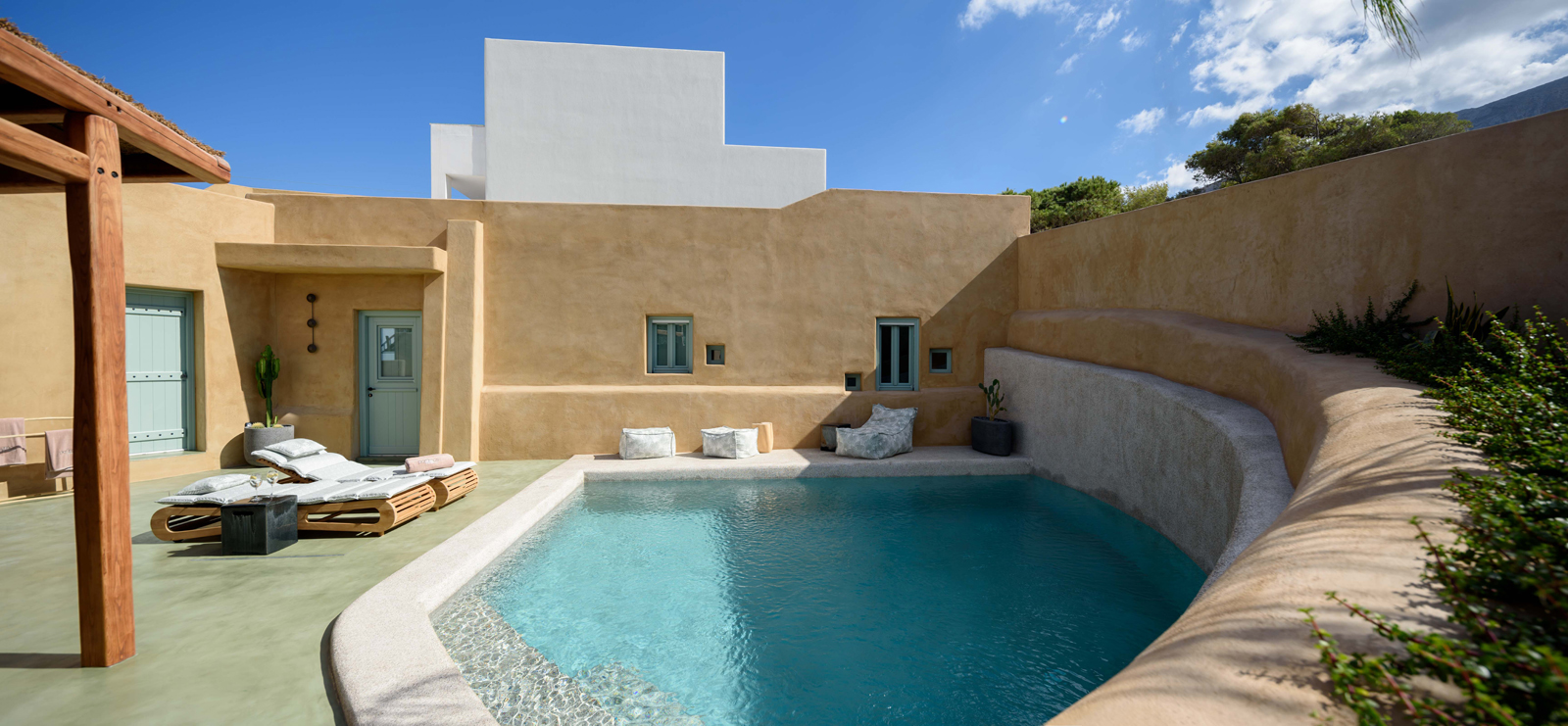 Archisearch Potamos Luxury house in Exo Gonia of Santorini island