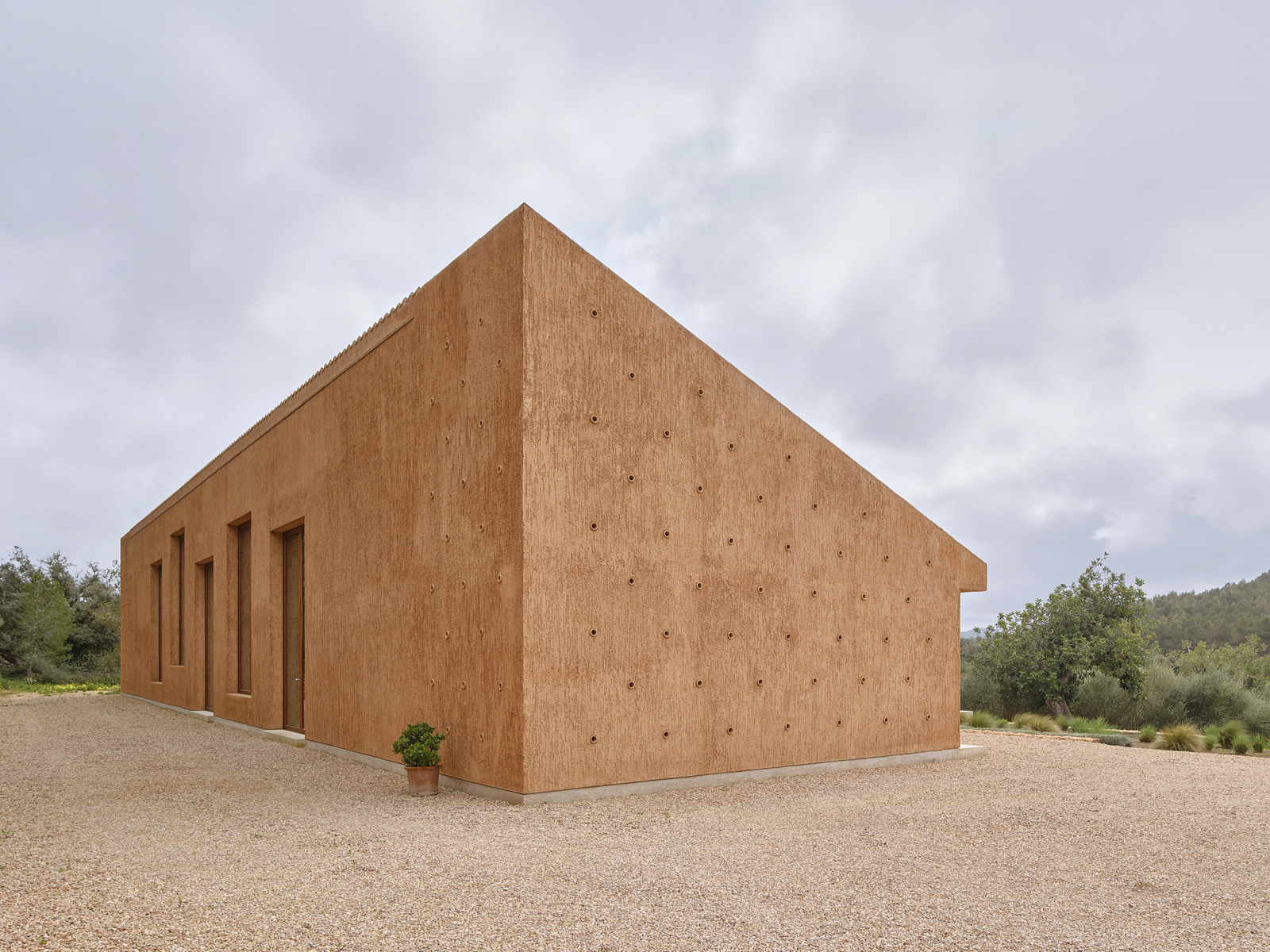 Archisearch Dream Houses: Casa Bajo los Pinos by Studio Rosa is a contemporary take on Mallorcan vernacular rural architecture