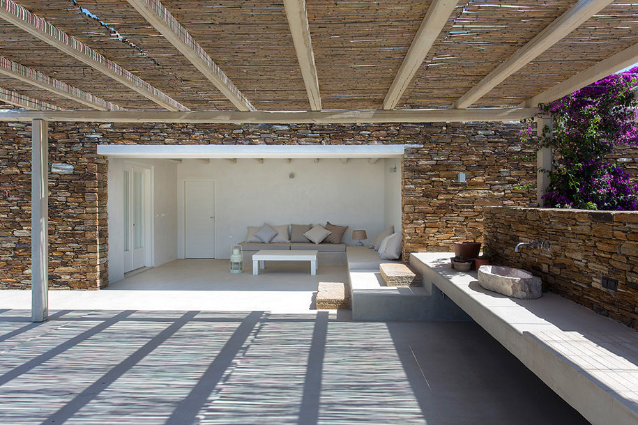 Archisearch Summer House Under the Prickly Pears of Ios, Greece / gfra architecture