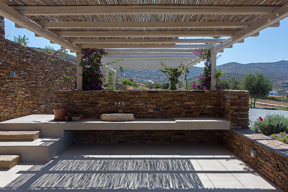 Archisearch Summer House Under the Prickly Pears of Ios, Greece / gfra architecture