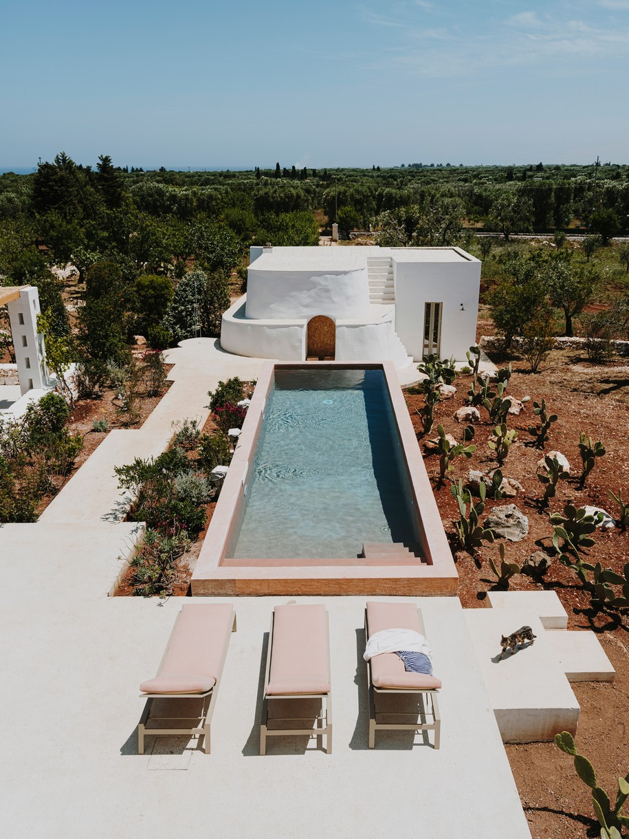 Archisearch Villa Cardo interpretes local architecture of Puglia  | Studio Andrew Trotter