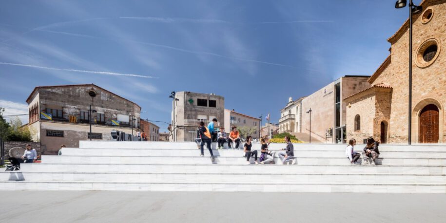 Archisearch A NEW CENTER POINT SPACE _ Remodeling of Ódena's Plaza Mayor by SCOB