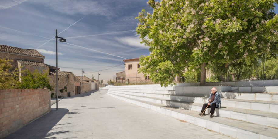 Archisearch A NEW CENTER POINT SPACE _ Remodeling of Ódena's Plaza Mayor by SCOB