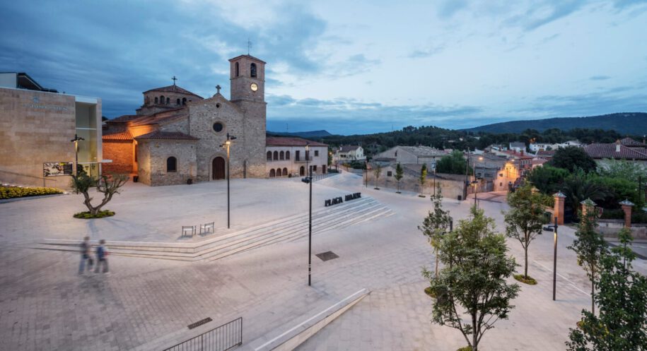 Archisearch A NEW CENTER POINT SPACE _ Remodeling of Ódena's Plaza Mayor by SCOB