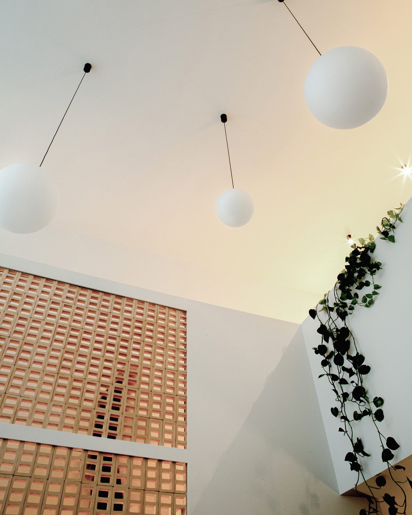 Archisearch Οι Studio Maneo μετατρέπουν πρώην αποθήκη στο Μεταξουργείο σε χώρο άσκησης και ευεξίας