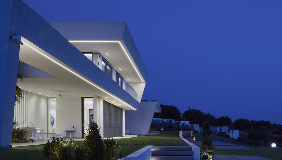 Archisearch Υ(acht) Private residence in Chalkidiki | by Τazlab Architects & Louizi + Louizis Architects